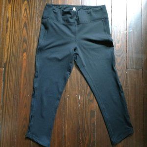 Gaiam OM Dharma Side Slits Yoga Capri Legg…